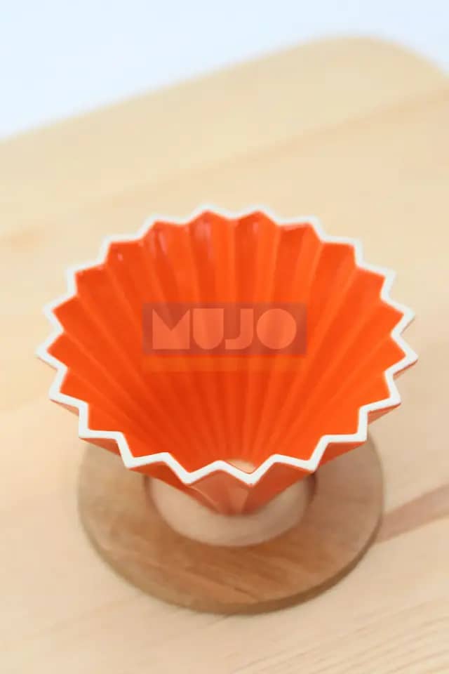 V60 Ahşap Standlı Dripper - Turuncu